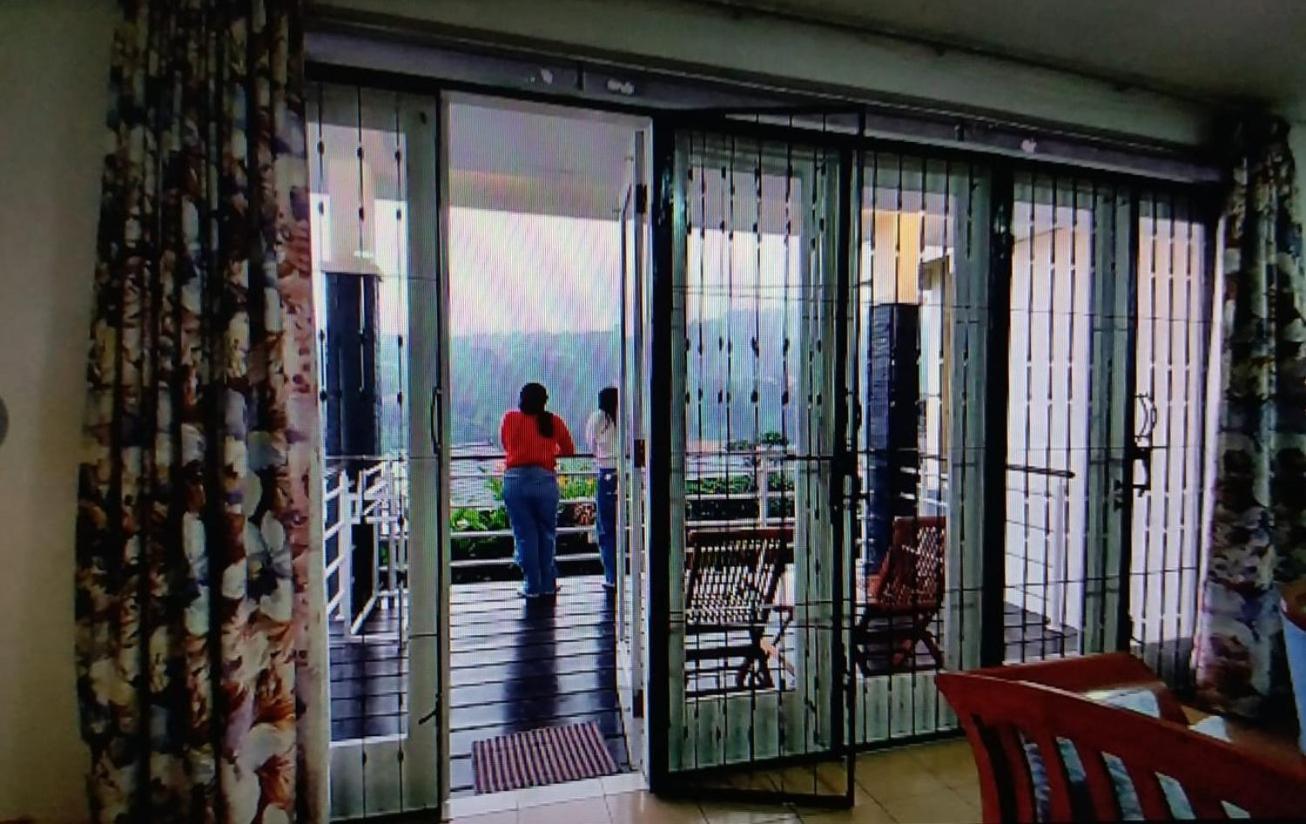Villa Keluarga Syariah Resor Dago Pakar Bandung - View Bukit Exterior foto